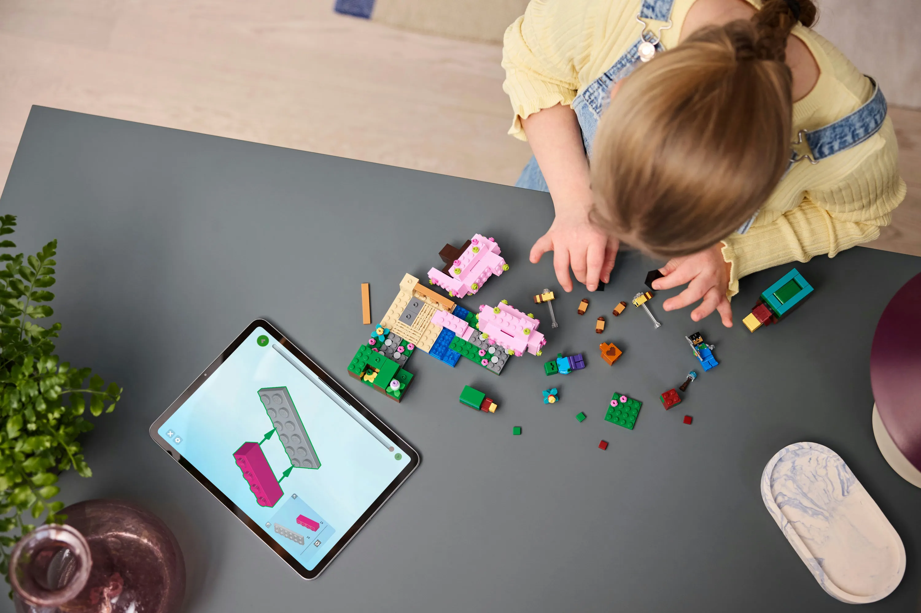 LEGO Minecraft Blooming Cherry Blossom Garden 21260