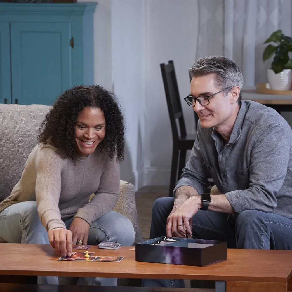 Hasbro Cluedo Escape Treachery at Tudor Mansion - board game (FI)