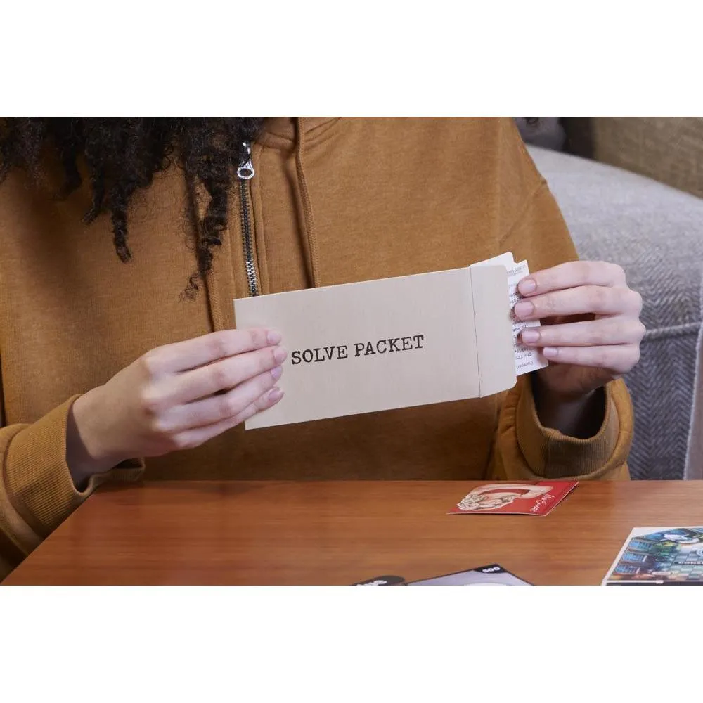 Hasbro Cluedo Escape Treachery at Tudor Mansion - board game (FI)