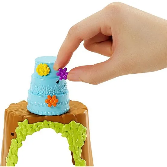 Barbie C. Pinata Fun Playset - GTM84