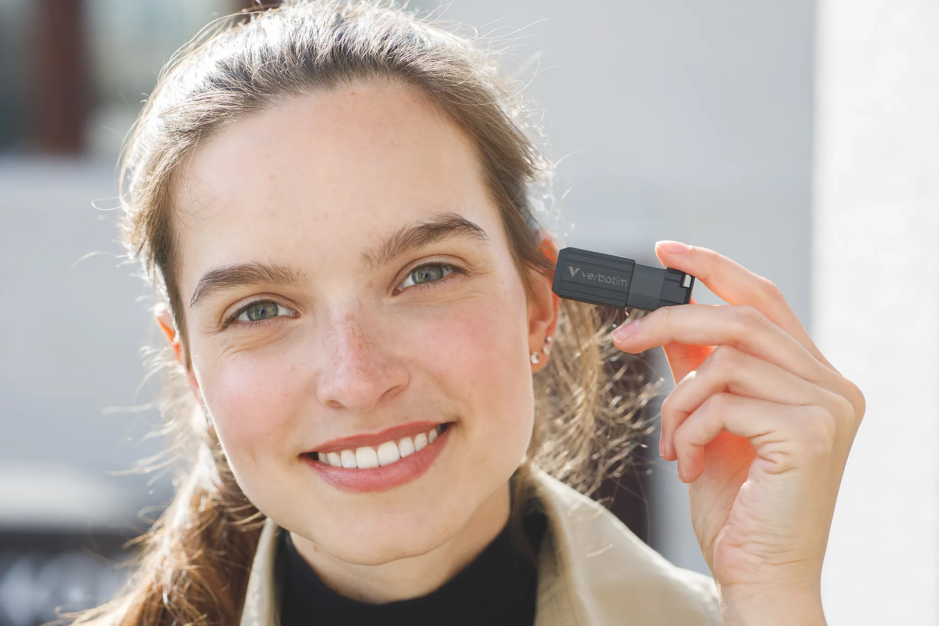 Verbatim Store 'n' Go PinStripe USB 2.0 8 GB USB-minne, svart