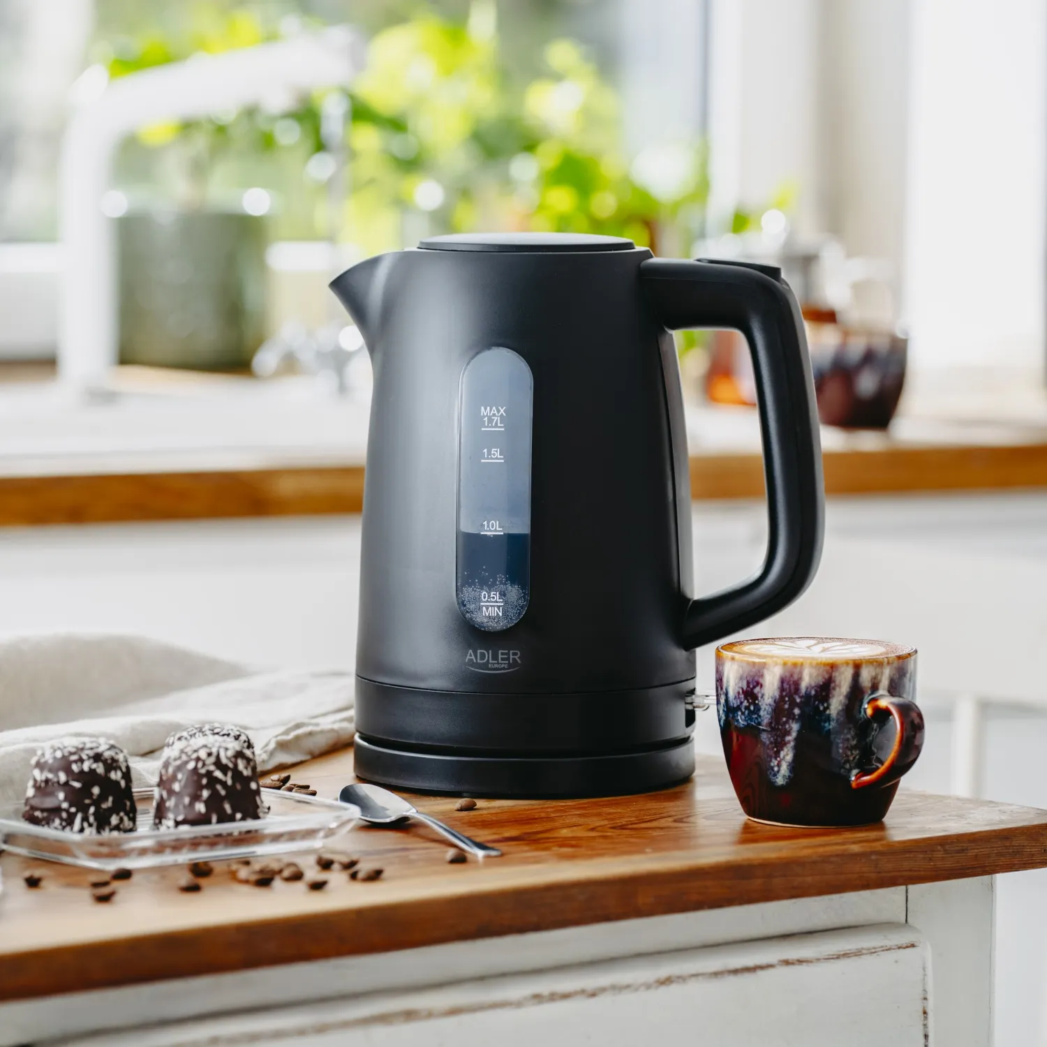 ADLER AD 1379B kettle, 1.7L, 2200W, Black