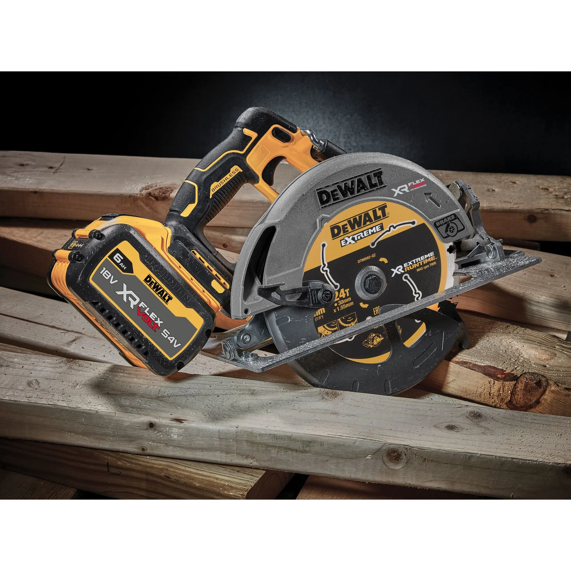 Dewalt cordless circular saw DCS573NT-XJ 18V