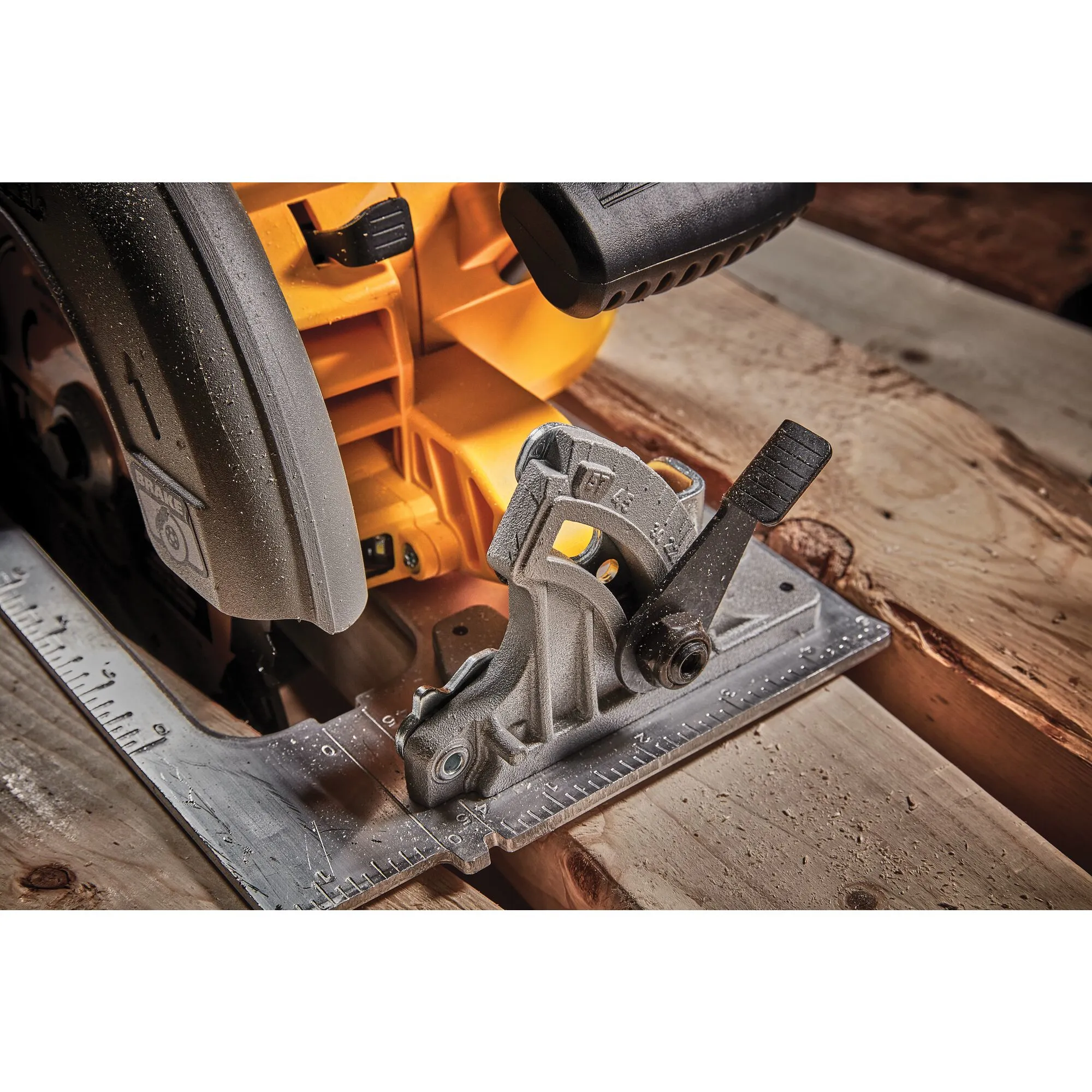 Dewalt cordless circular saw DCS573NT-XJ 18V