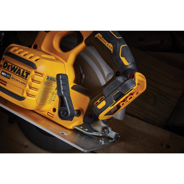 Dewalt cordless circular saw DCS573NT-XJ 18V