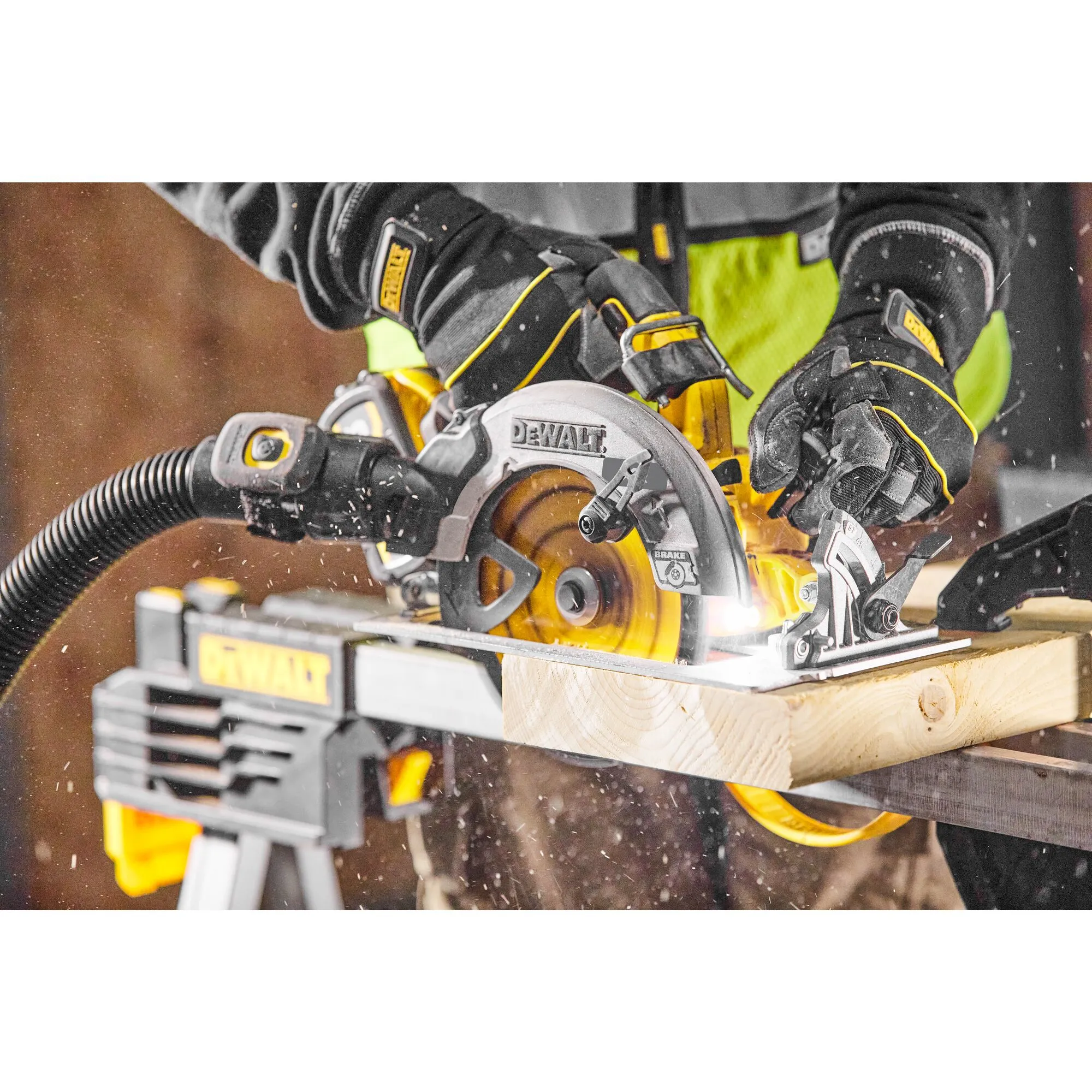 Dewalt cordless circular saw DCS573NT-XJ 18V