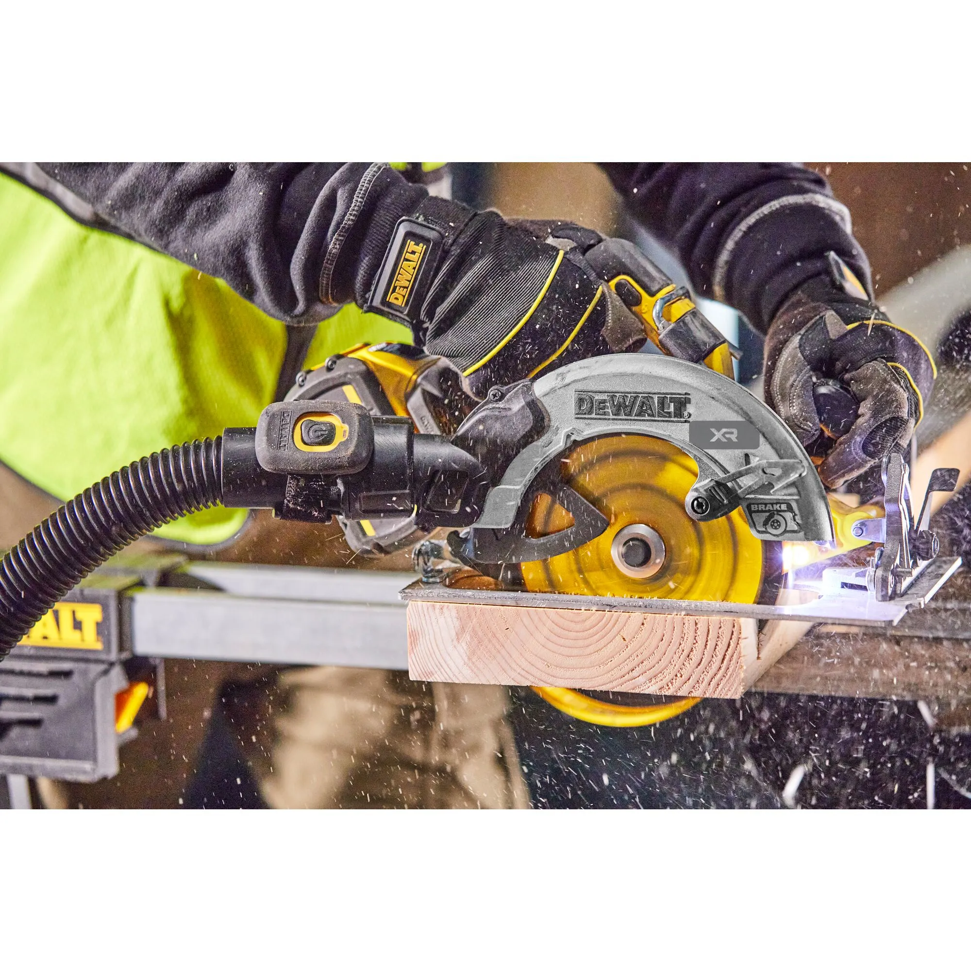 Dewalt cordless circular saw DCS573NT-XJ 18V