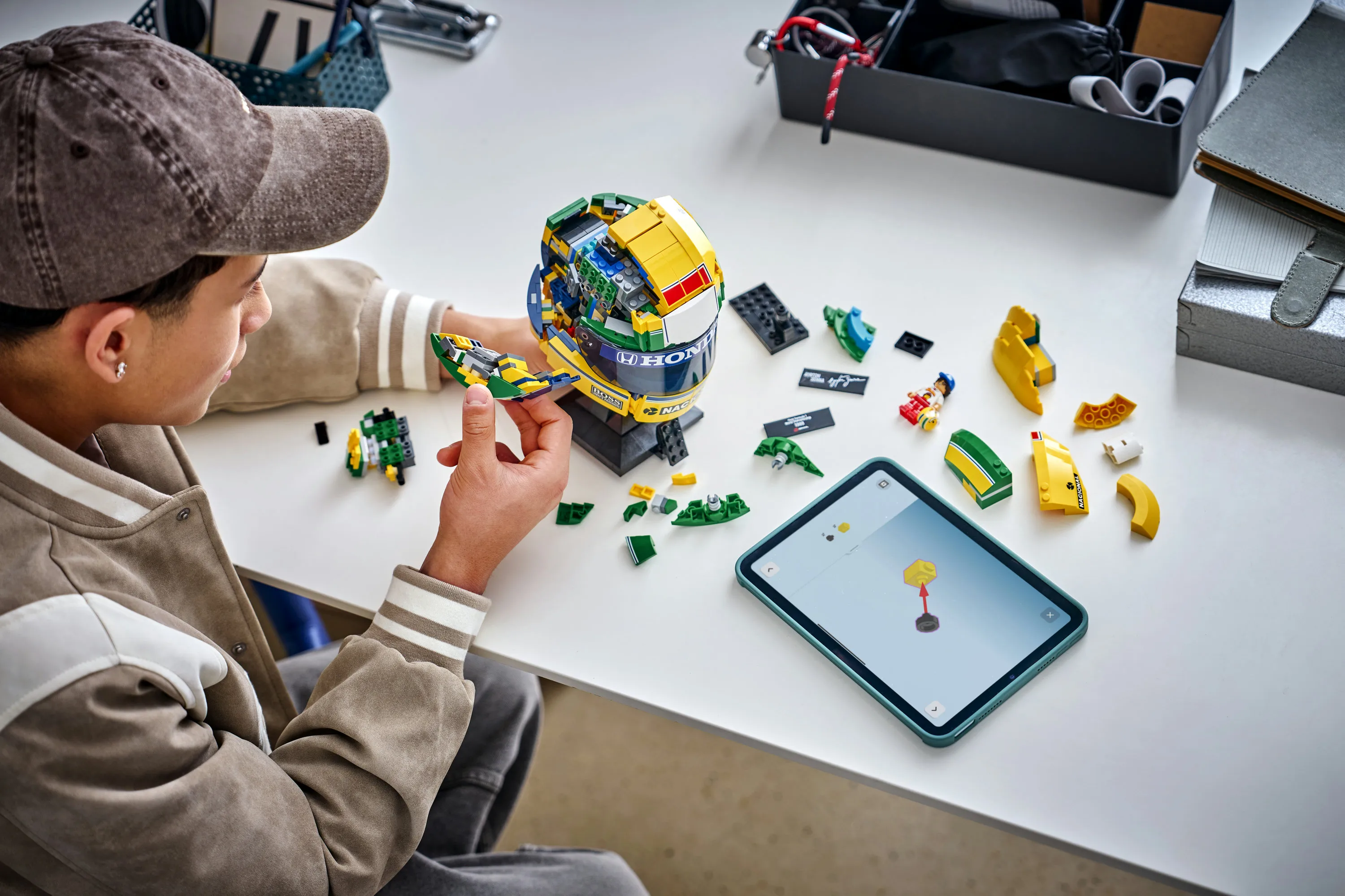 LEGO Editions Ayrton Senna Helmet 43024