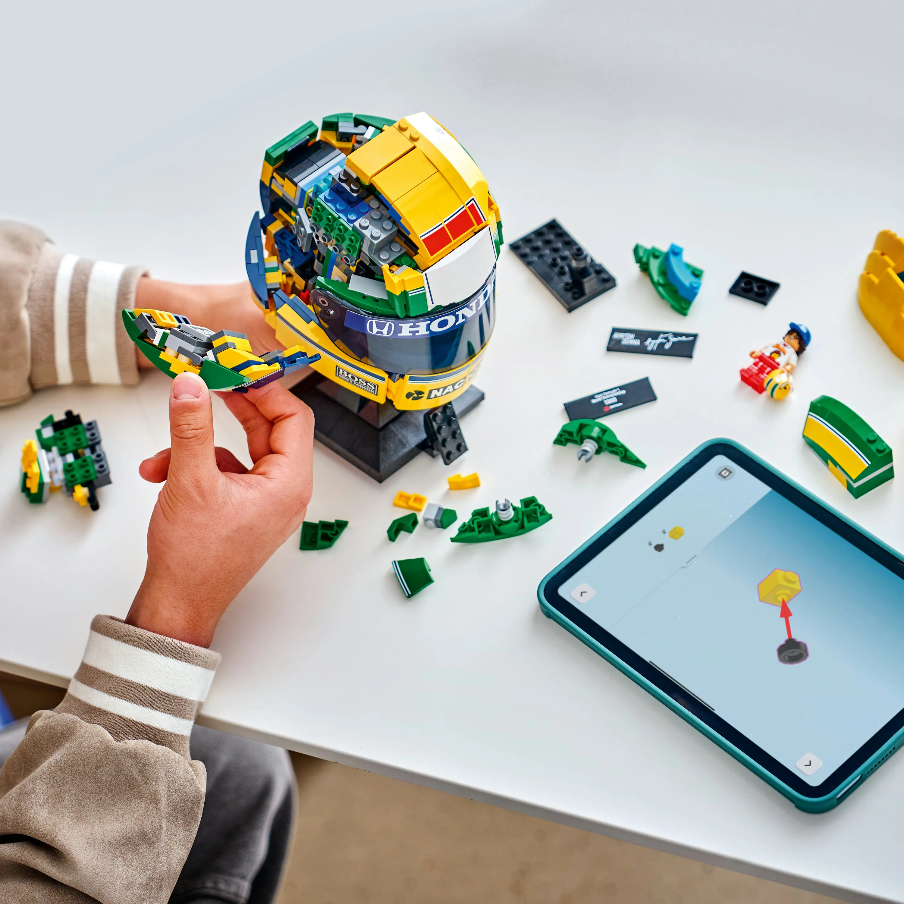 LEGO Editions Ayrton Senna Helmet 43024