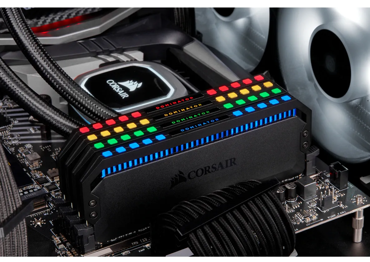 Corsair Dominator Platinum RGB 16GB (2 x 8GB) DDR4 3600 MHz, CL18 - memory, Black