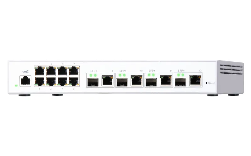 QNAP 8port 1Gbps, 4 port 10G SFP+Switch Desktop