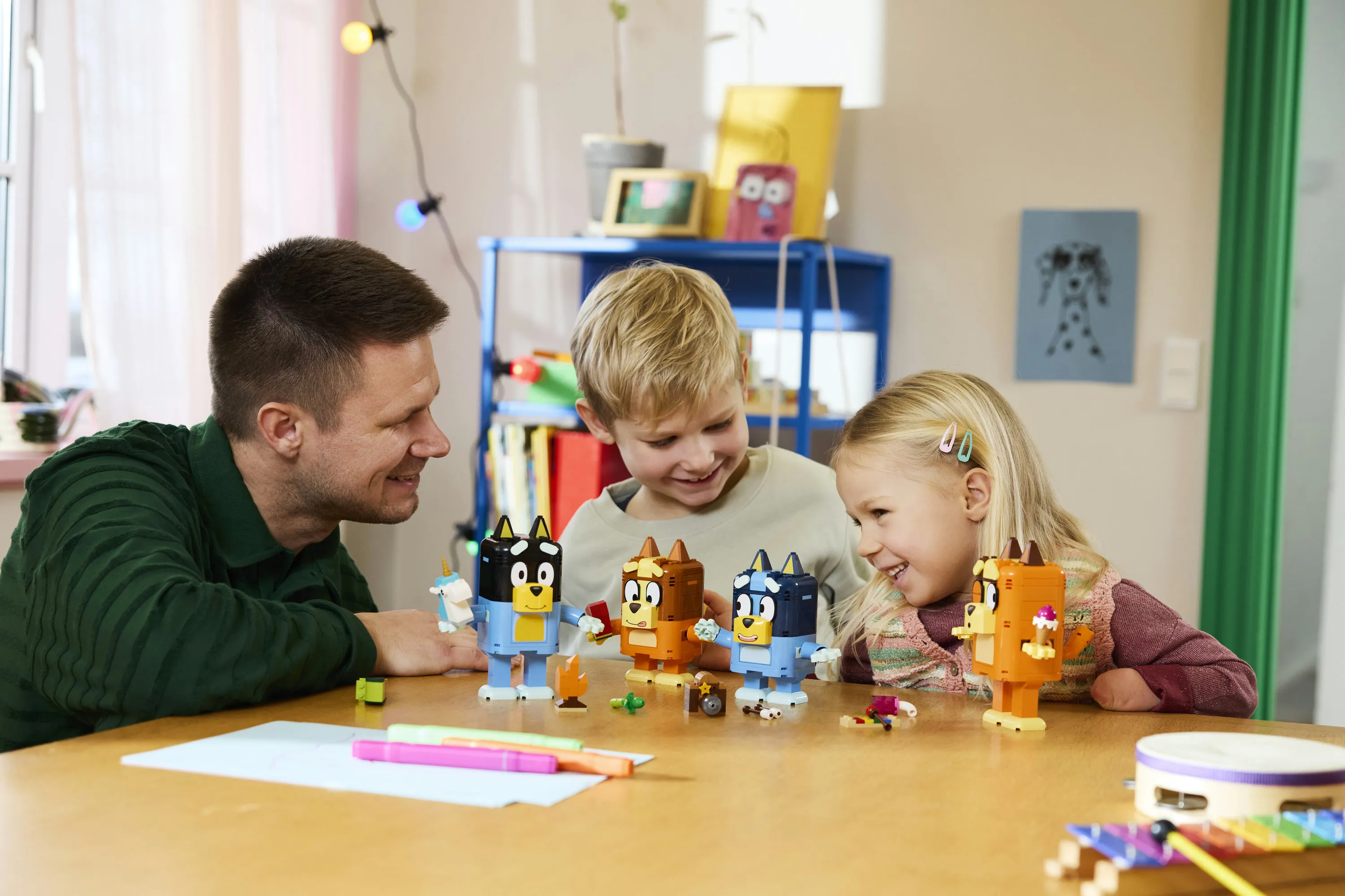 LEGO Bluey Brick-Built Heeler Family 11217