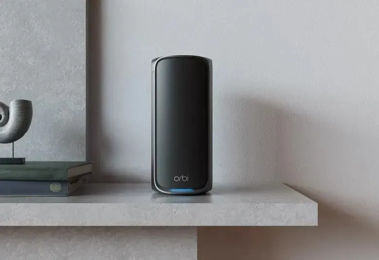 Netgear Orbi 970 Series -mesh WiFi -j&auml;rjestelm&auml;, Wi-Fi 7, BE27000, Quad-band, 3 kpl, 10G WAN -portilla, musta
