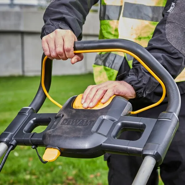 Dewalt XR- batteridriven gräsklippare