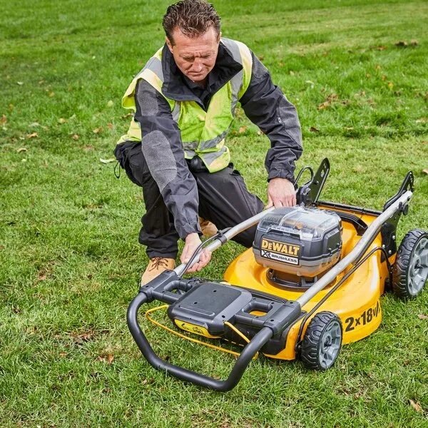 Dewalt XR- batteridriven gräsklippare