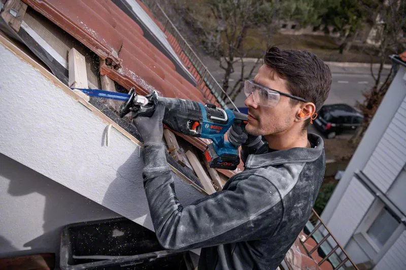 Bosch GSA 18V-28 Professional - cordless reciprocating saw