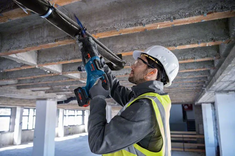 Bosch GSA 18V-28 Professional - cordless reciprocating saw