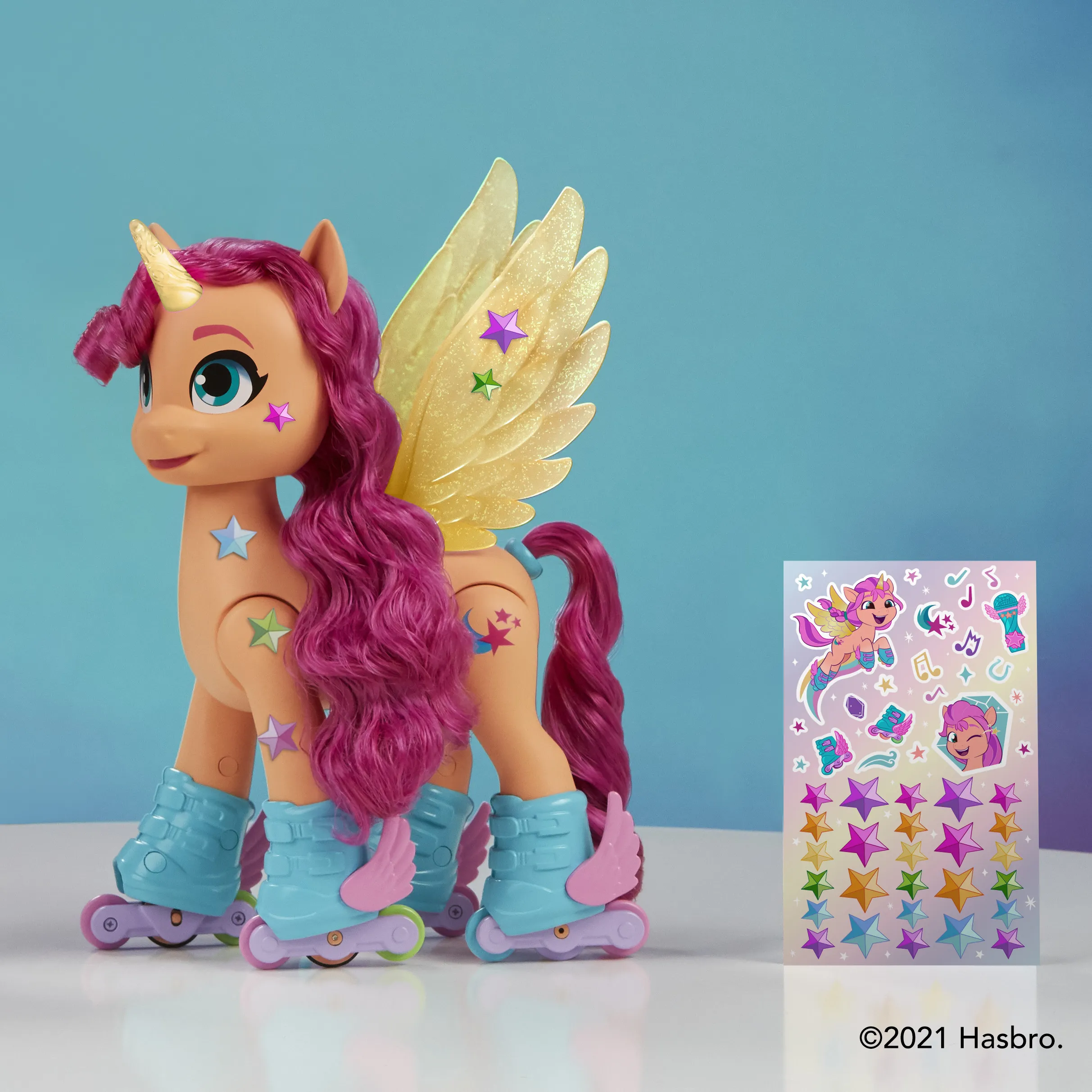 Hasbro My Little Pony: A New Generation Sing-and-Skate Sunny Starscout Toy Figure