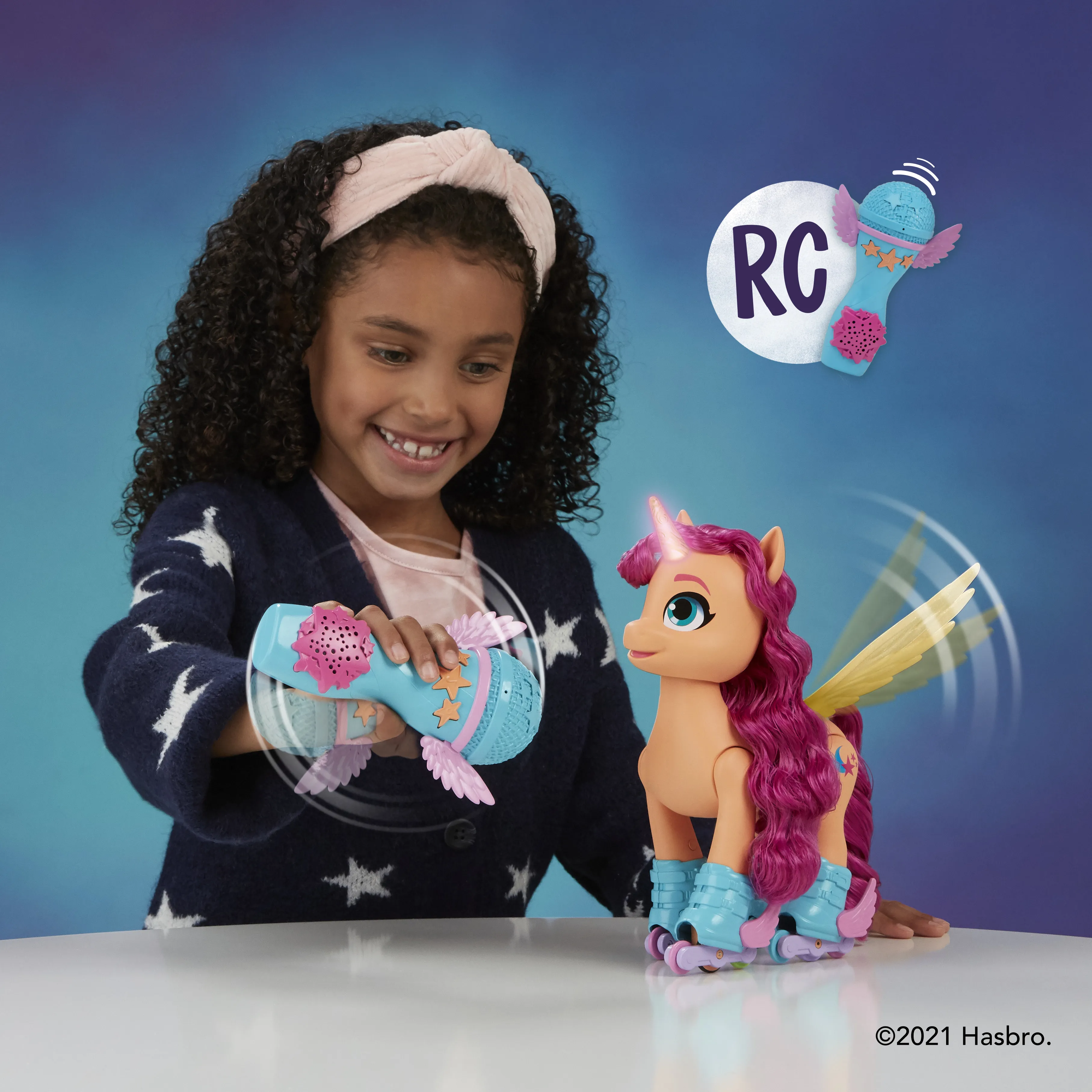 Hasbro My Little Pony: A New Generation Sing-and-Skate Sunny Starscout Toy Figure