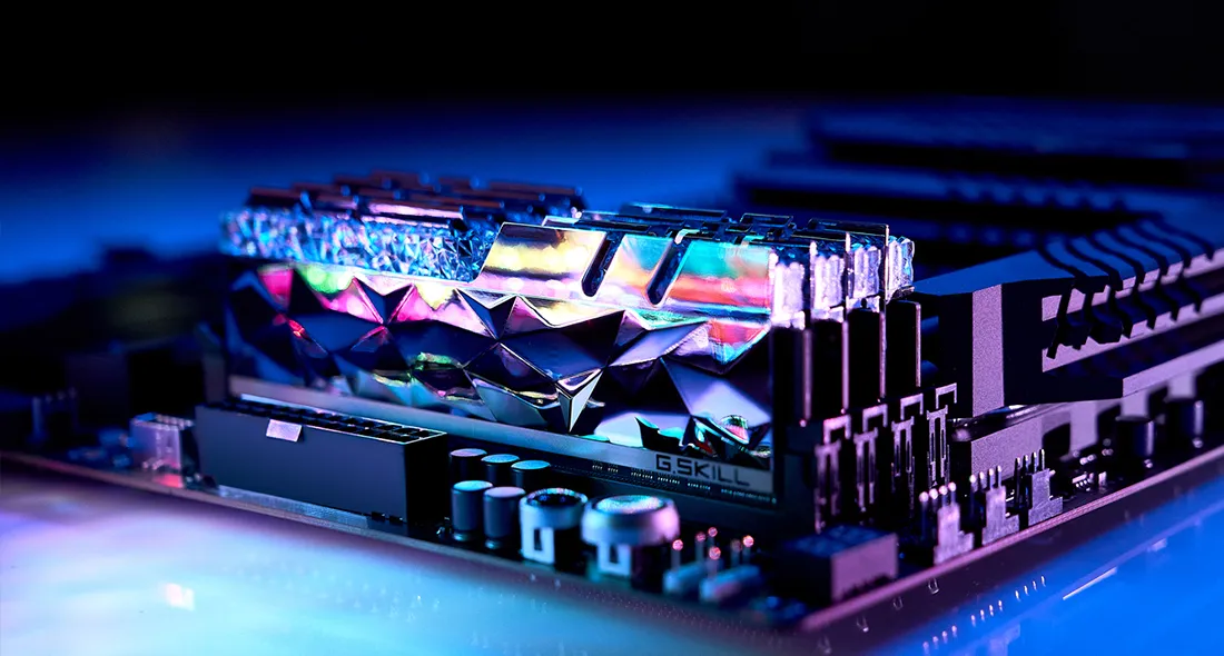 G.Skill Trident Z Royal Elite 16 Gt (2 x 8 Gt) DDR4 4000 MHz, CL14 -muisti, Hopea