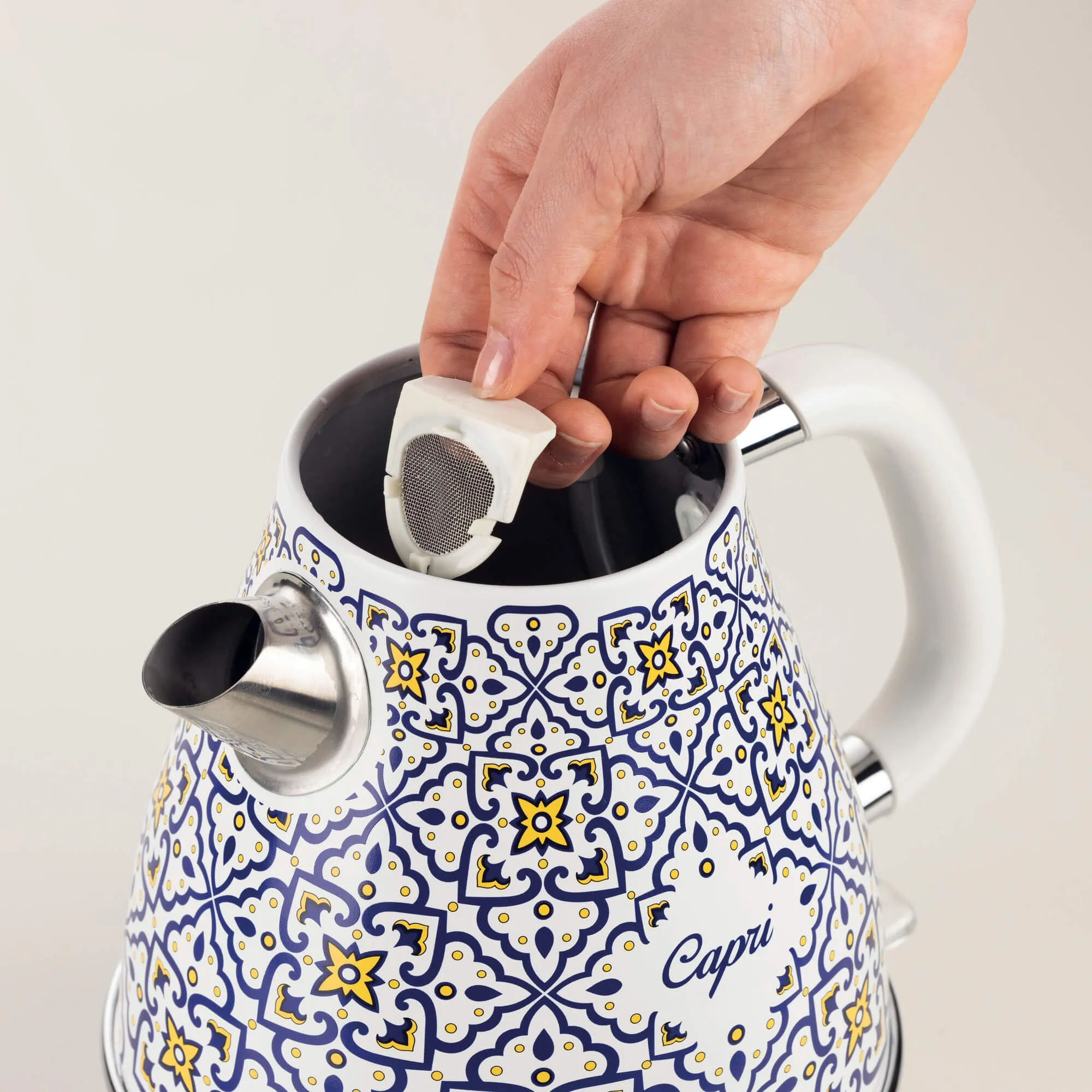 Ariete Capri -vedenkeitin, 1,7 l, 2200 W, valkoinen/vaaleansininen