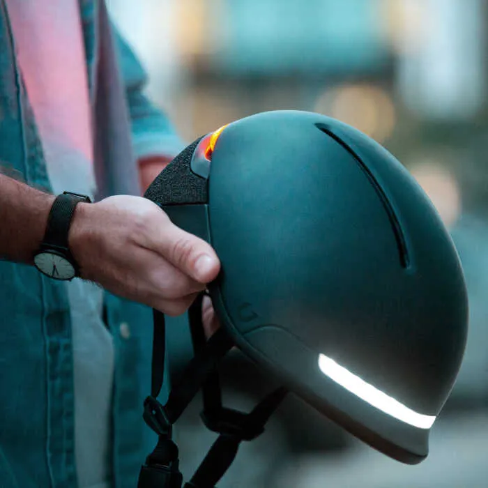UNIT 1 FARO Blackbird helmet with MIPS &amp; remote Large