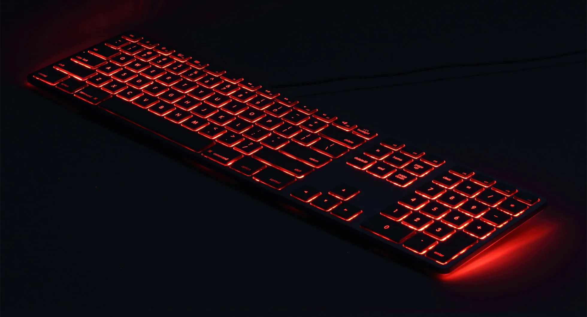 Matias RGB Backlit Wired Aluminum PC Nordic -näppäimistö, musta