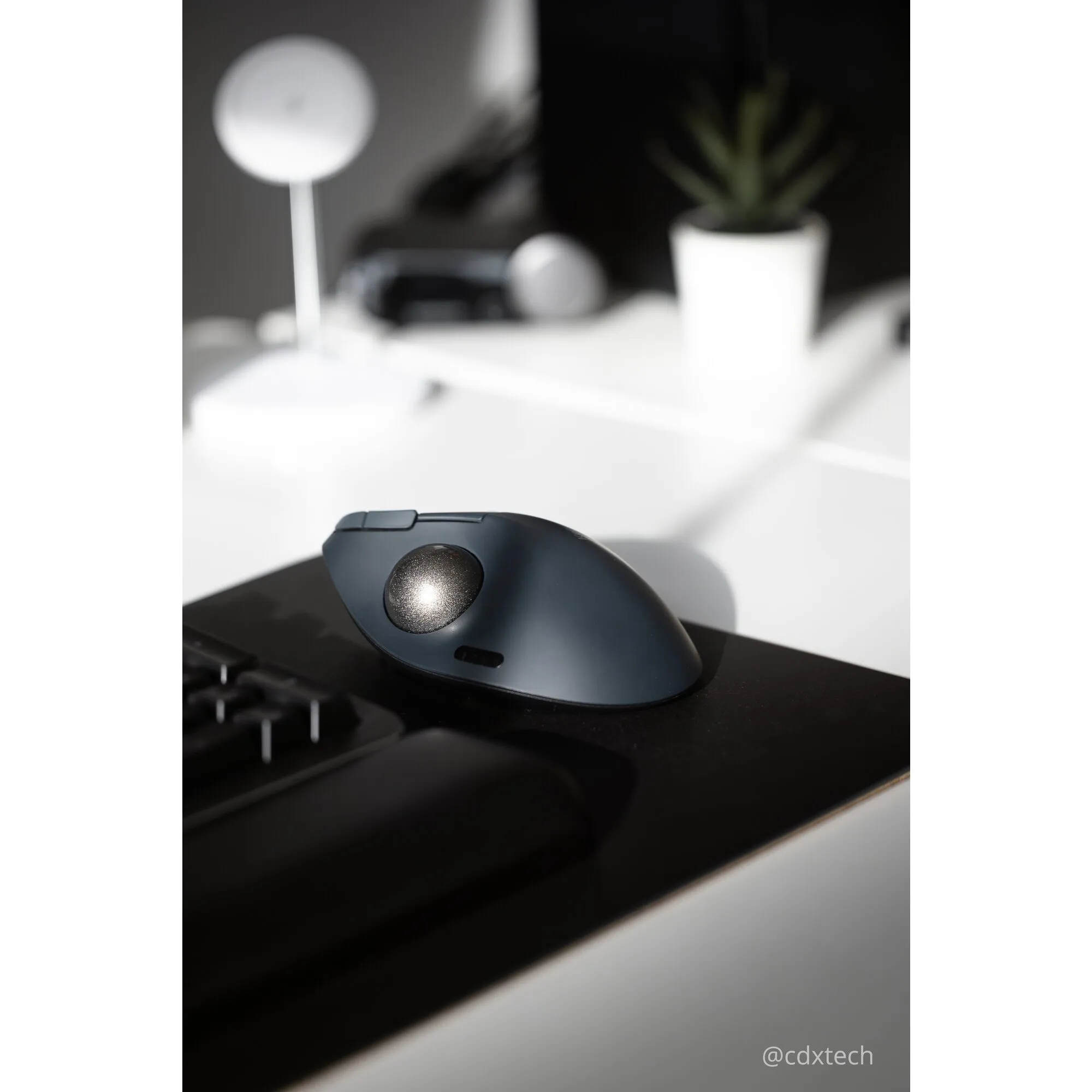 Kensington Pro Fit Ergo TB550 -langaton trackball-hiiri, musta