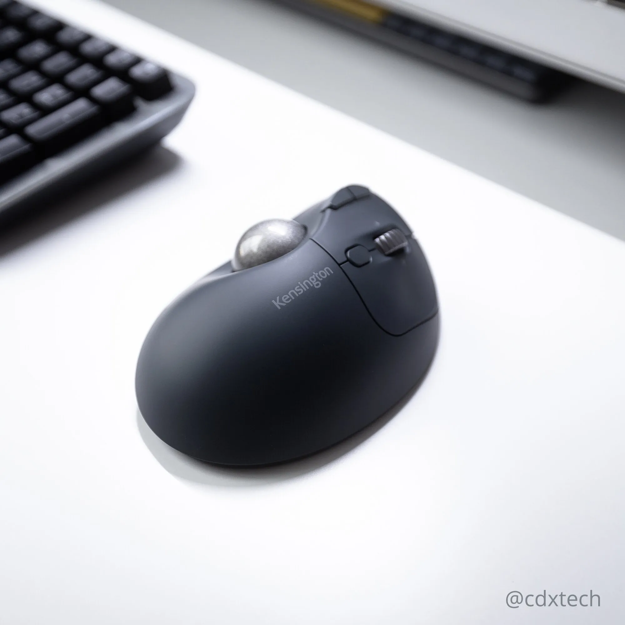 Kensington Pro Fit Ergo TB550 -langaton trackball-hiiri, musta