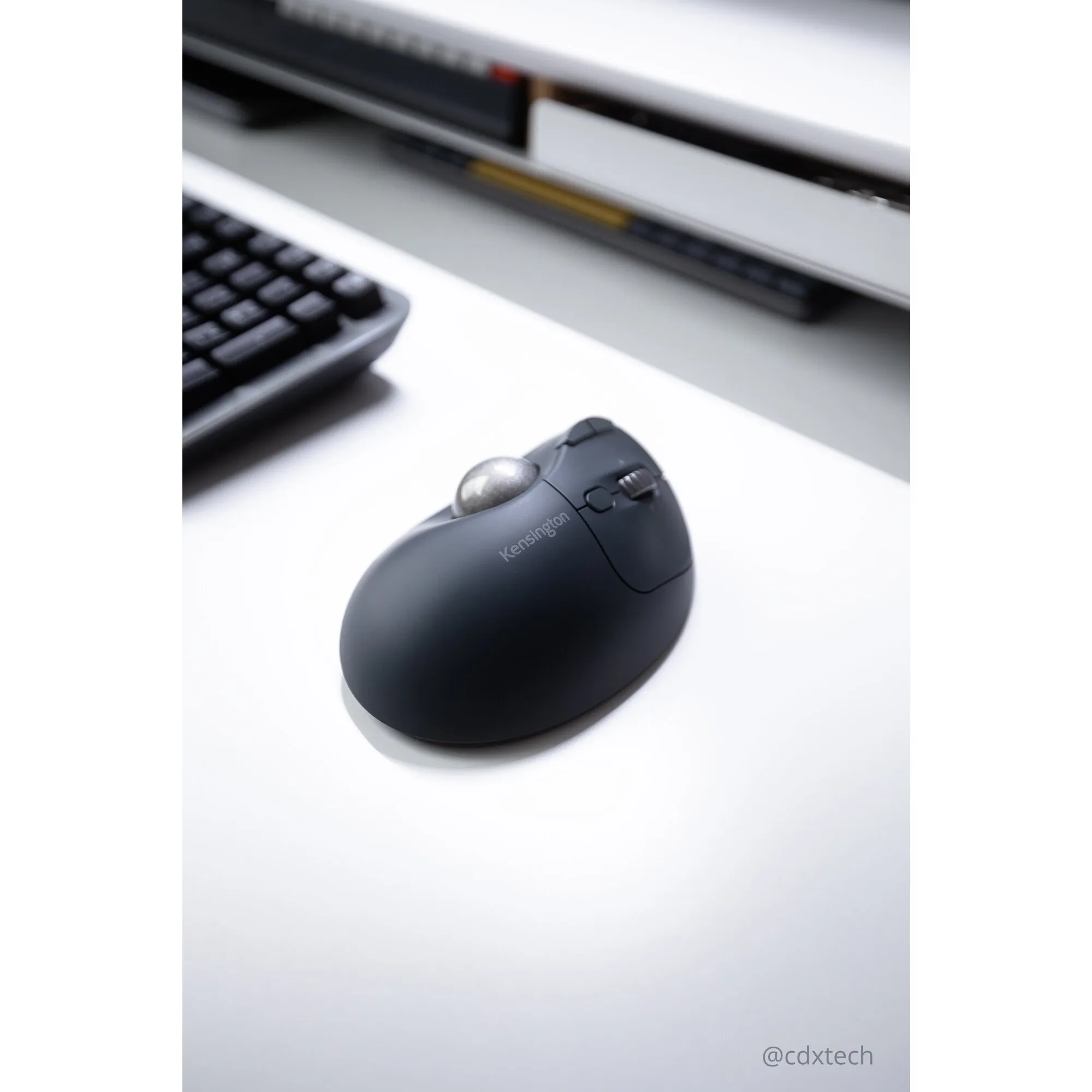 Kensington Pro Fit Ergo TB550 -langaton trackball-hiiri, musta