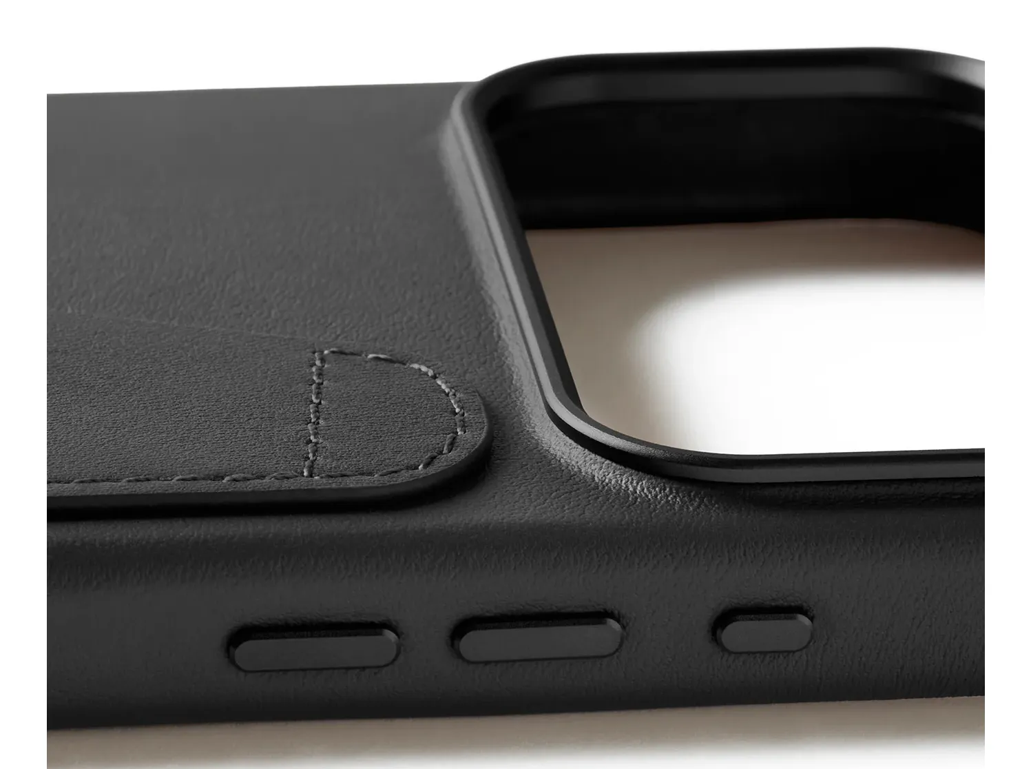 Mujjo Wallet Leather MagSafe Wallet Case for iPhone 17 Pro Max, Black