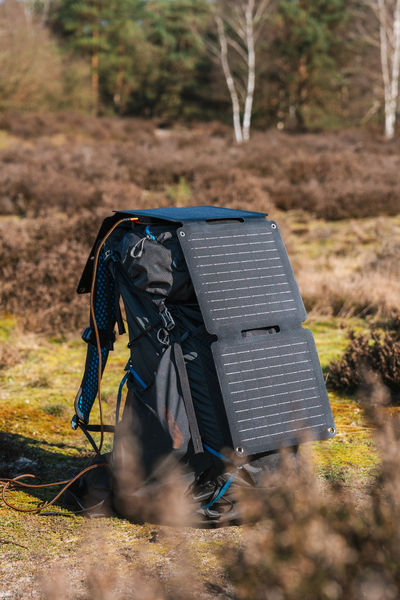 Xtorm Powerful SolarBooster 28W - Solar panel IPX4 USB-C/A outputs