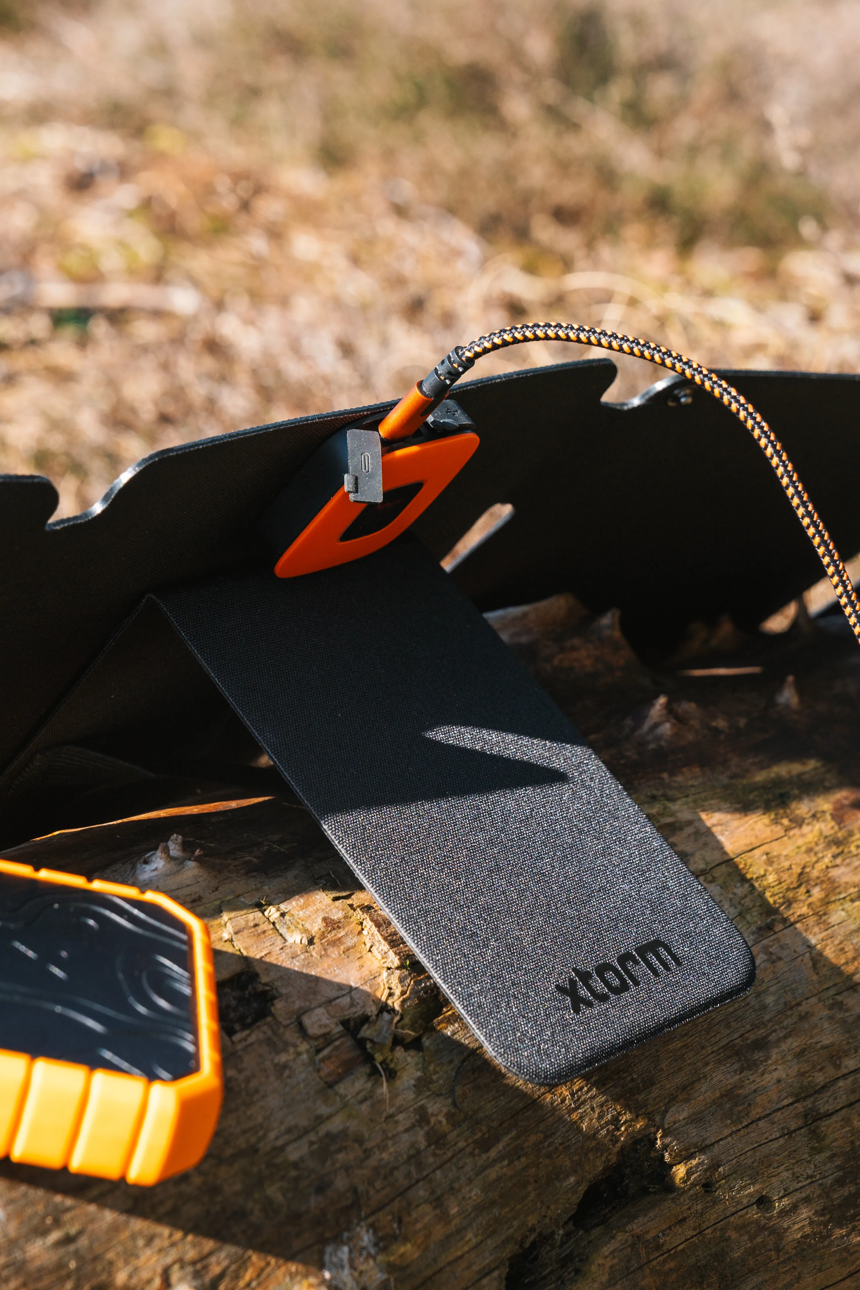 Xtorm Powerful SolarBooster 28W - Solar panel IPX4 USB-C/A outputs