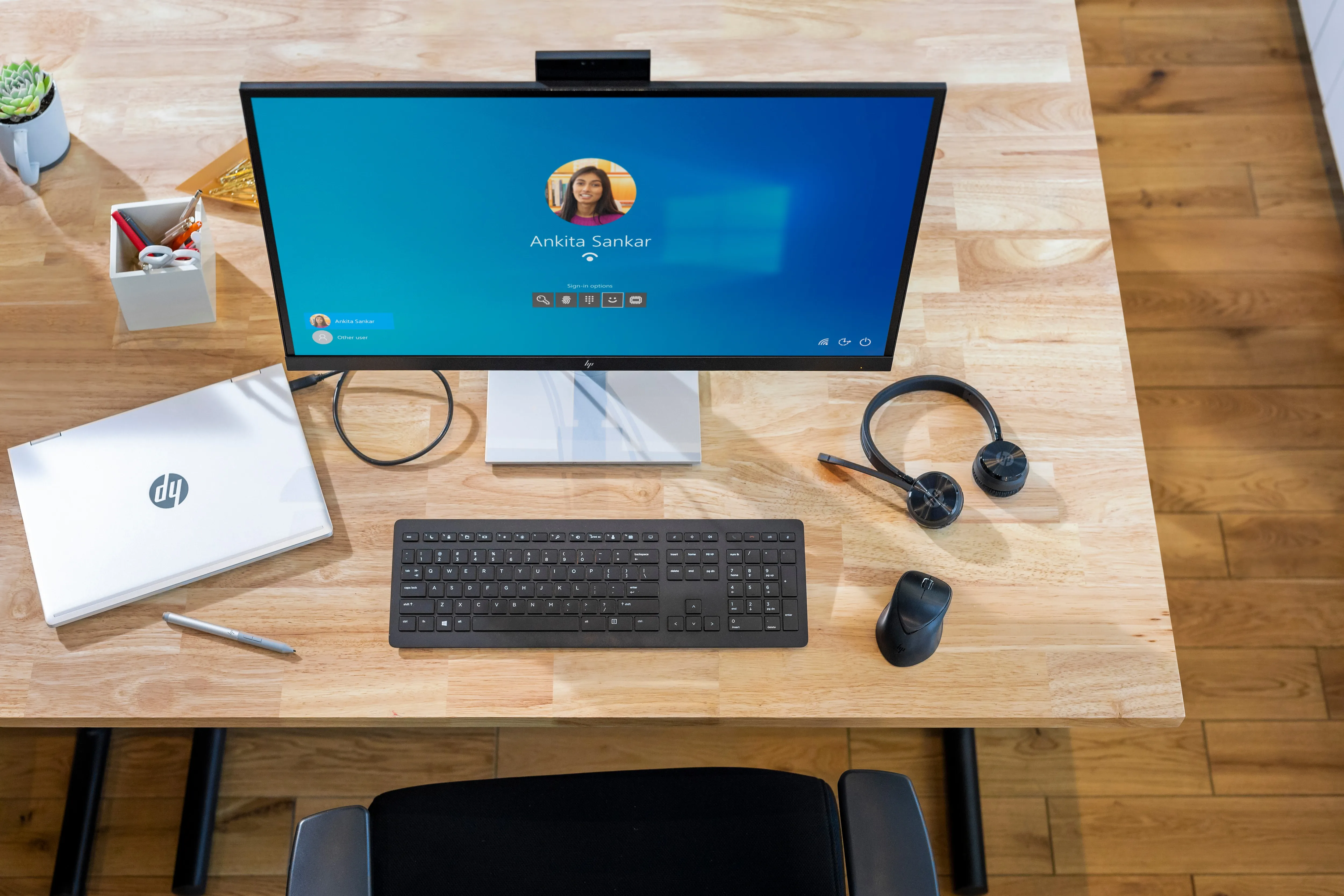 HP 27" E27d G4, QHD, IPS -n&auml;ytt&ouml; (incl. Docking)