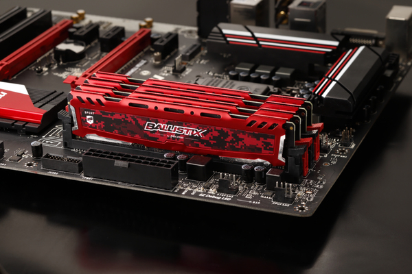 Crucial 16GB (2x8GB) Ballistix Sport LT 3200MT/s, CL16, 2x288 -punanen