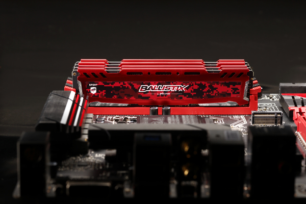 Crucial 16GB (2x8GB) Ballistix Sport LT 3200MT/s, CL16, 2x288 -punanen