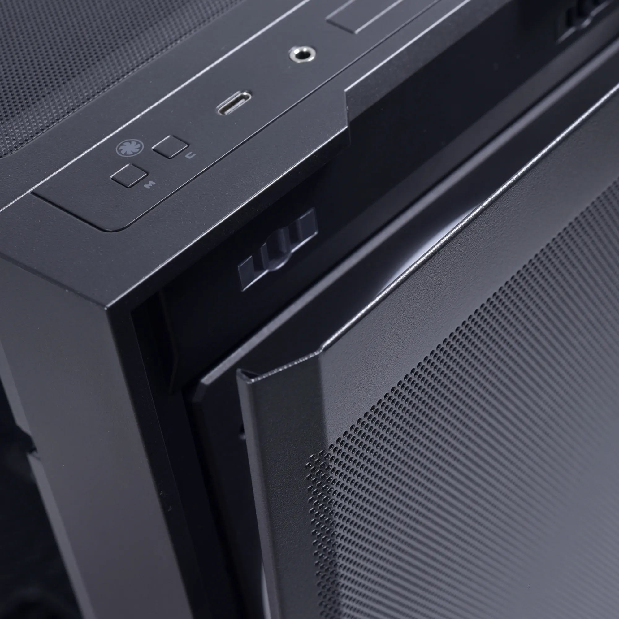 Lian Li LANCOOL 206RX Midi-Tower Case with window and RGB lighting, Black