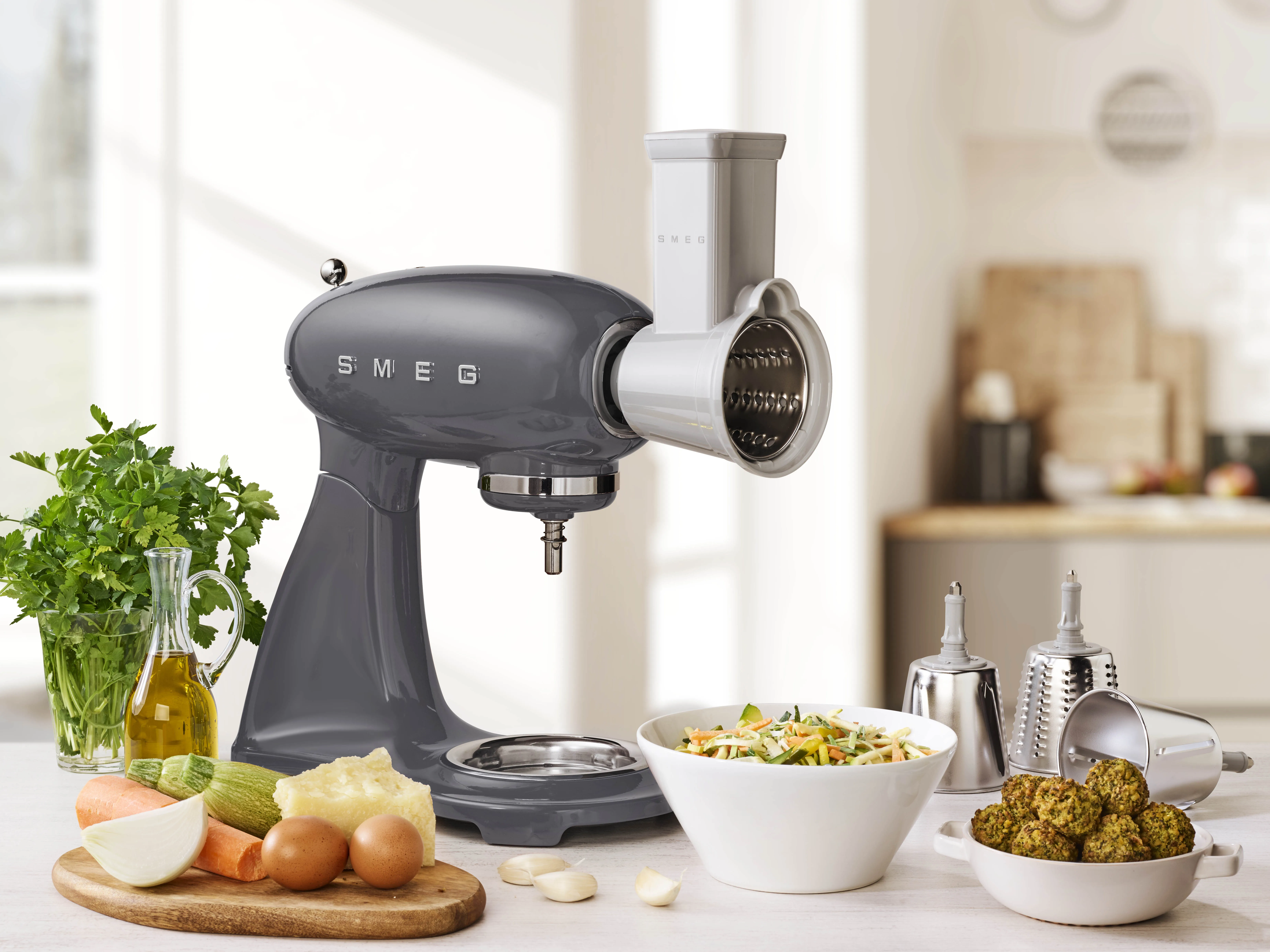 Smeg SMF03GREU -yleiskone, Harmaa