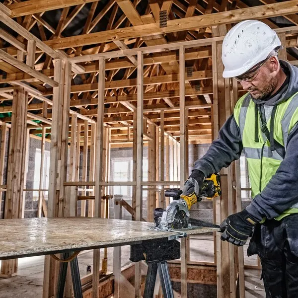 Dewalt cordless circular saw DCS571NT 18V | DCS571NT-XJ