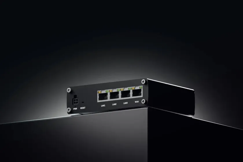 Teltonika RUTM08 - Industriell tr&aring;dbunden router, Svart