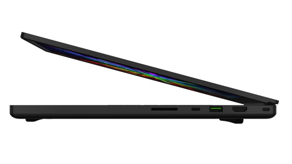 Razer 17.3" Blade Pro 240Hz, 16GB / 512 GB SSD M.2, RTX 2080, Win 10 Home - gaming notebook, Black