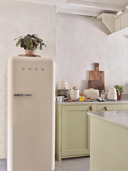 Smeg 50's Style DCF02CREU - coffee maker, Cream