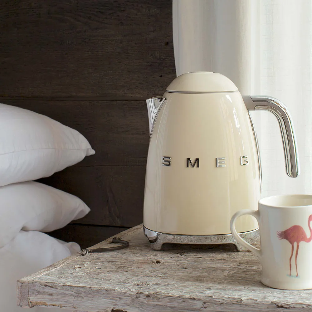 Smeg KLF03CREU - vattenkokare, grädde