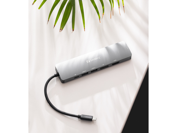 USB-C 8K Display Dock