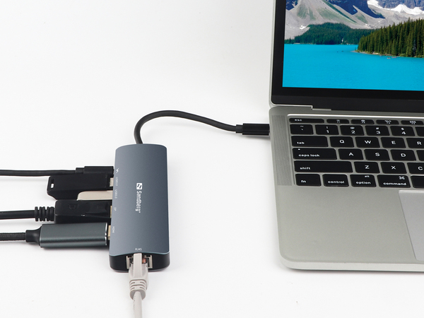 USB-C 8K Display Dock
