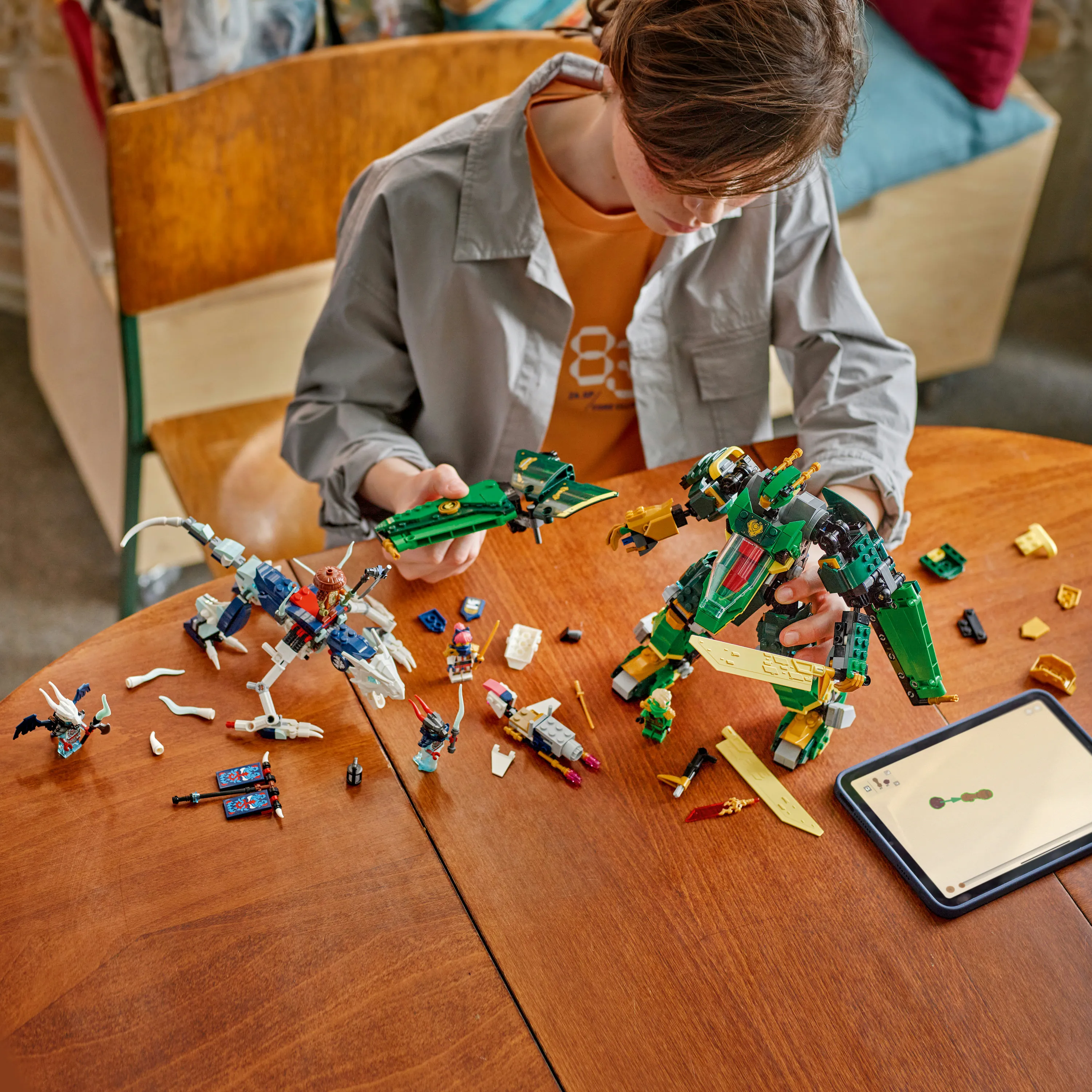 LEGO NINJAGO Lloyd's Jet-Mech 71845