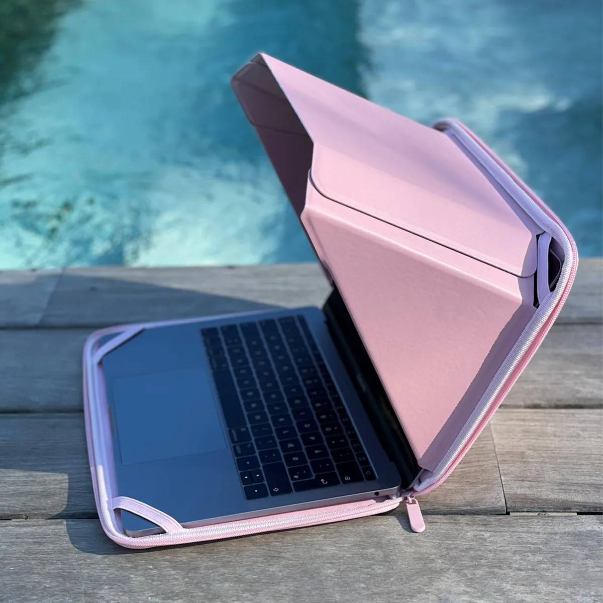 Philbert Sun Shade &amp; Privacy Sleeve/Bag Hemp MacBook 15-16'', Pink