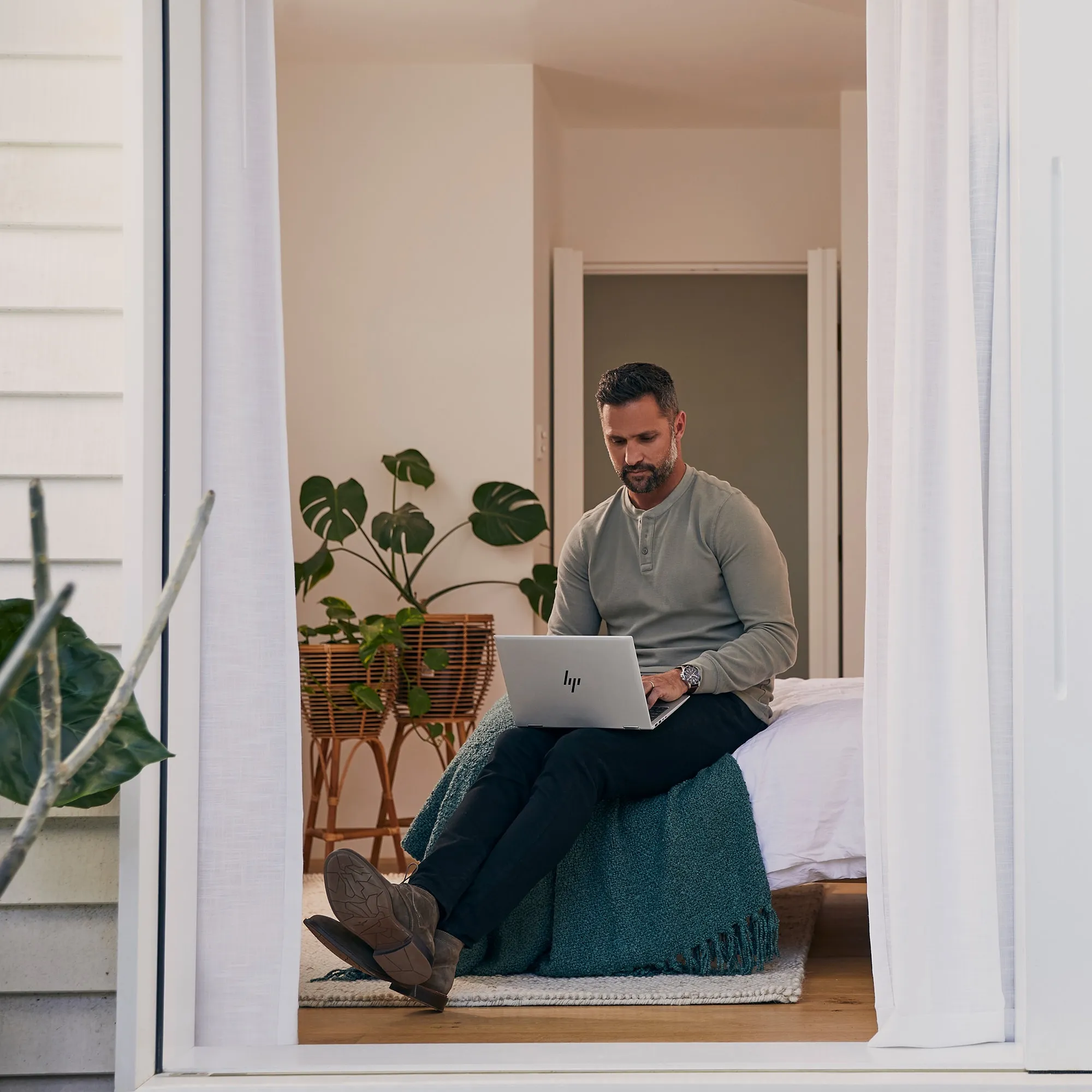 HP EliteBook x360 830 G9 13.3" i5-1235U, 16 GB, 256 GB, Win 11 Pro - b&auml;rbar dator, silver