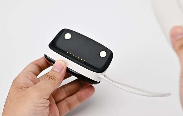 BOBOVR PD100 2-in-1 Charging Dock and Power Bank for B100 Battery