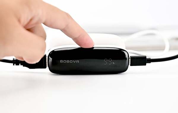 BOBOVR PD100 2-in-1 Charging Dock and Power Bank for B100 Battery